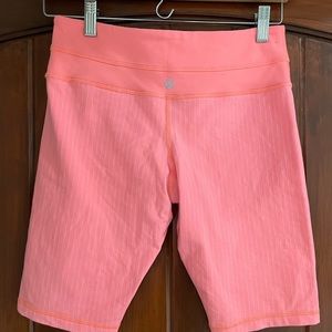 Lululemon Bike Shorts with pocket